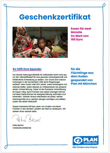 Ein Wohltätigkeitsgutschein von Plan International mit dem Foto einer Frau und drei Kindern, die auf einer Matte sitzen. Der Gutschein dient der Nahrungsmittelhilfe für sudanesische Flüchtlinge und enthält eine Botschaft, Unterschriften und Logos der Organisation.